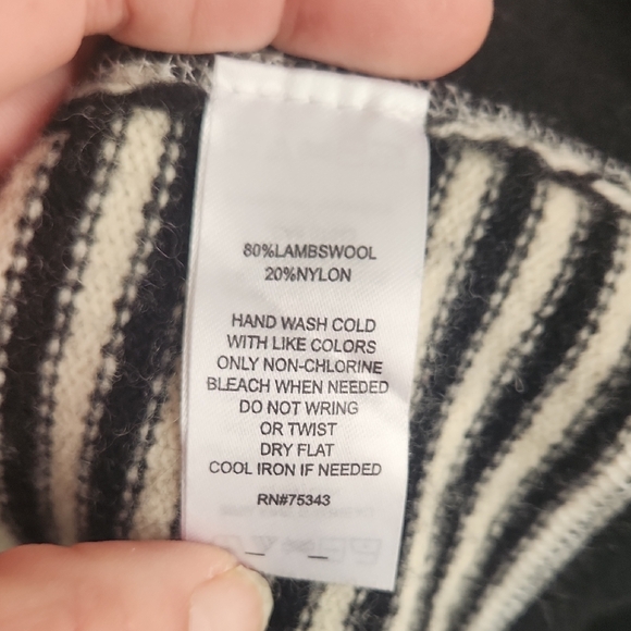 Lambswool Turtleneck Sweater - Picture 4 of 8